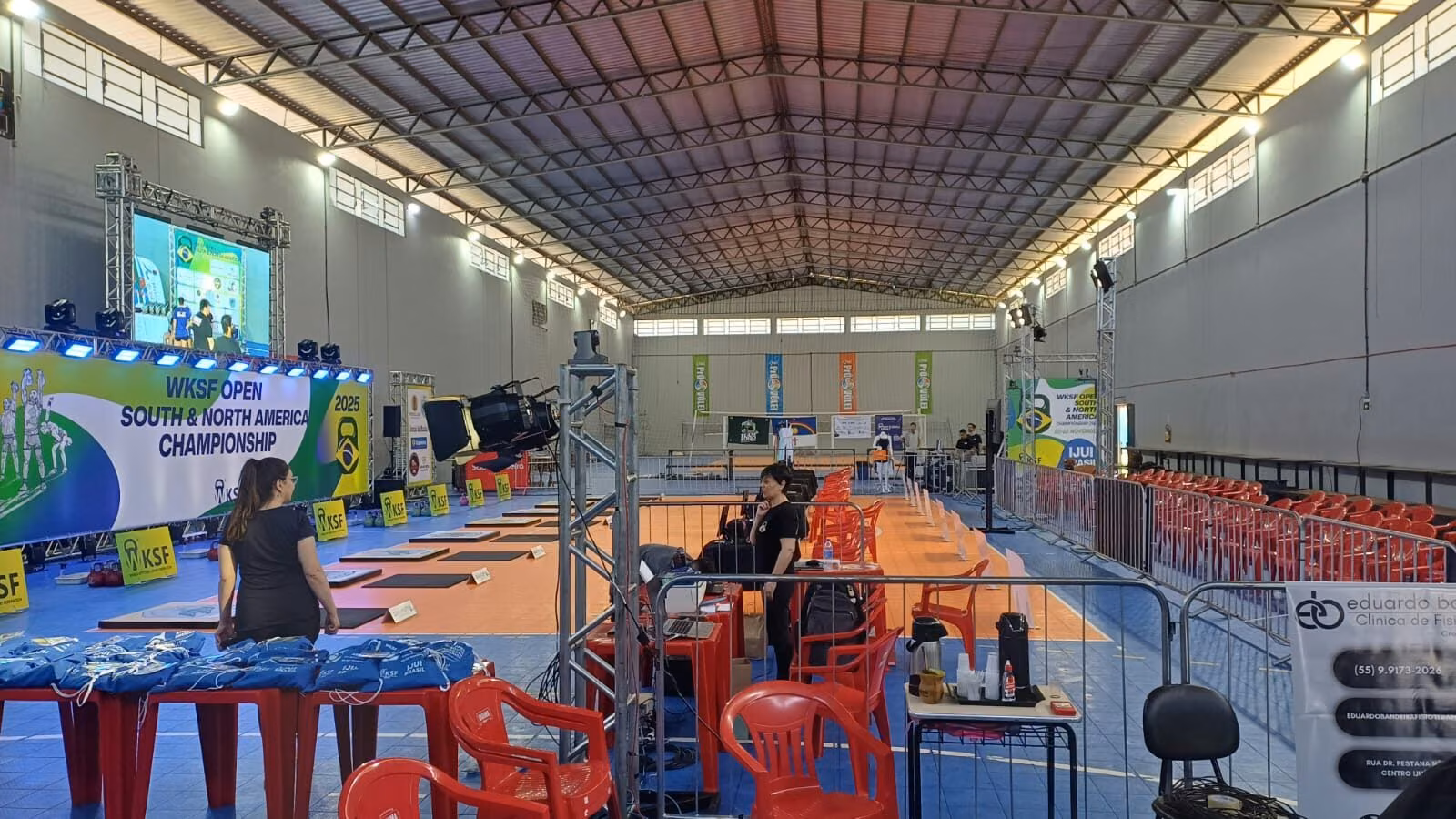 Montagem da arena de competição